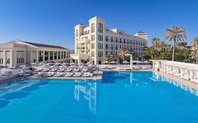 Las Arenas Balneario Resort  5*