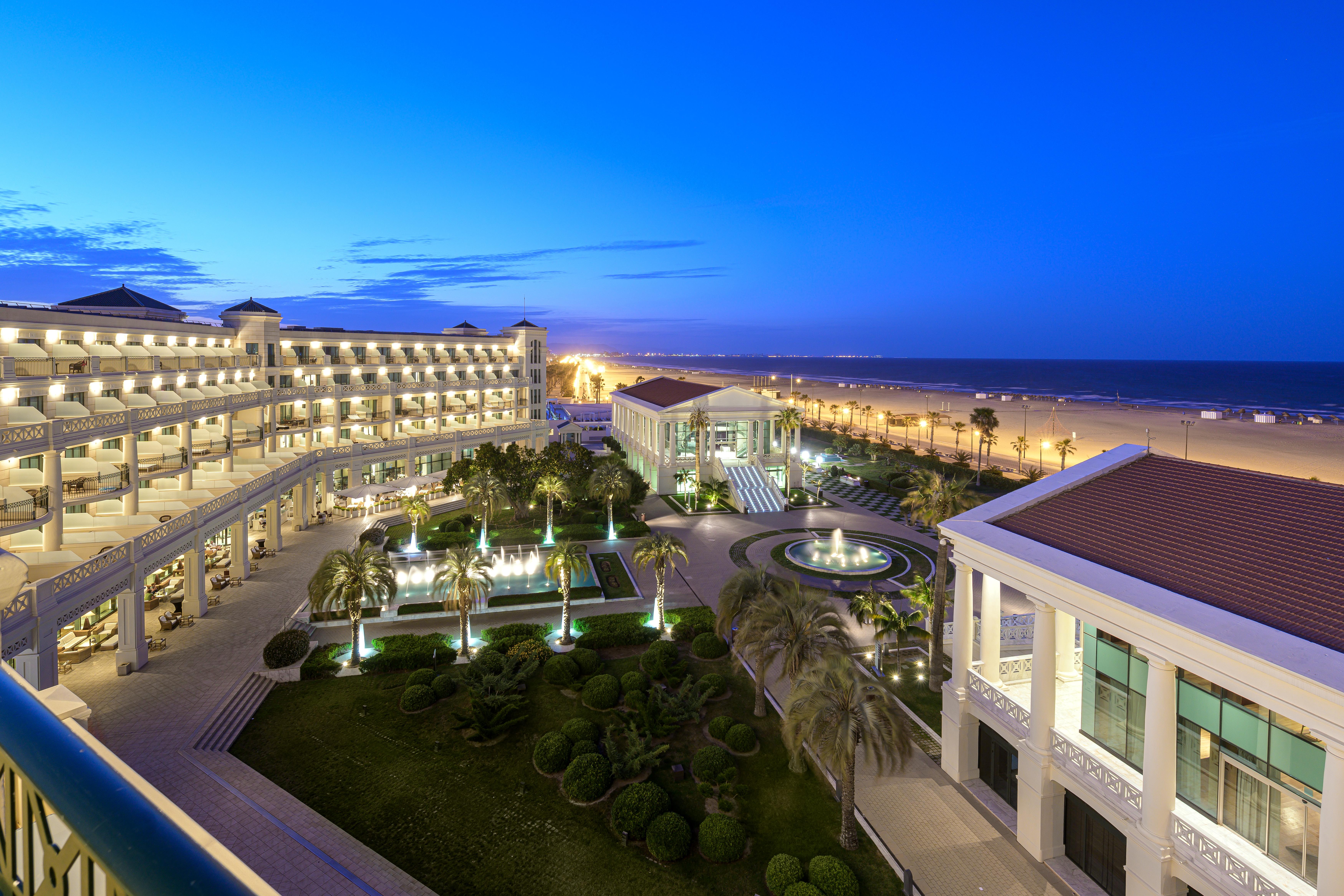 Las Arenas Balneario Resort Valencia Buitenkant foto Hilton Alexandria