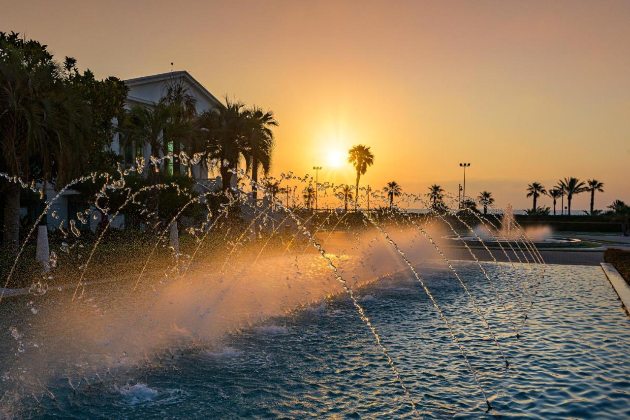 Las Arenas Balneario Resort Valencia Buitenkant foto Fountains at the Marina Mall